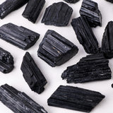 Aspect rugueux et élégant Apengshi Tourmaline noire brute en décoration