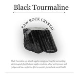 Décoration naturelle avec Apengshi Tourmaline noire brute près d une fontaine