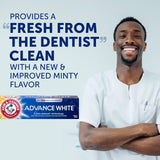 Premier plan d’un sourire lumineux après l’utilisation du dentifrice.