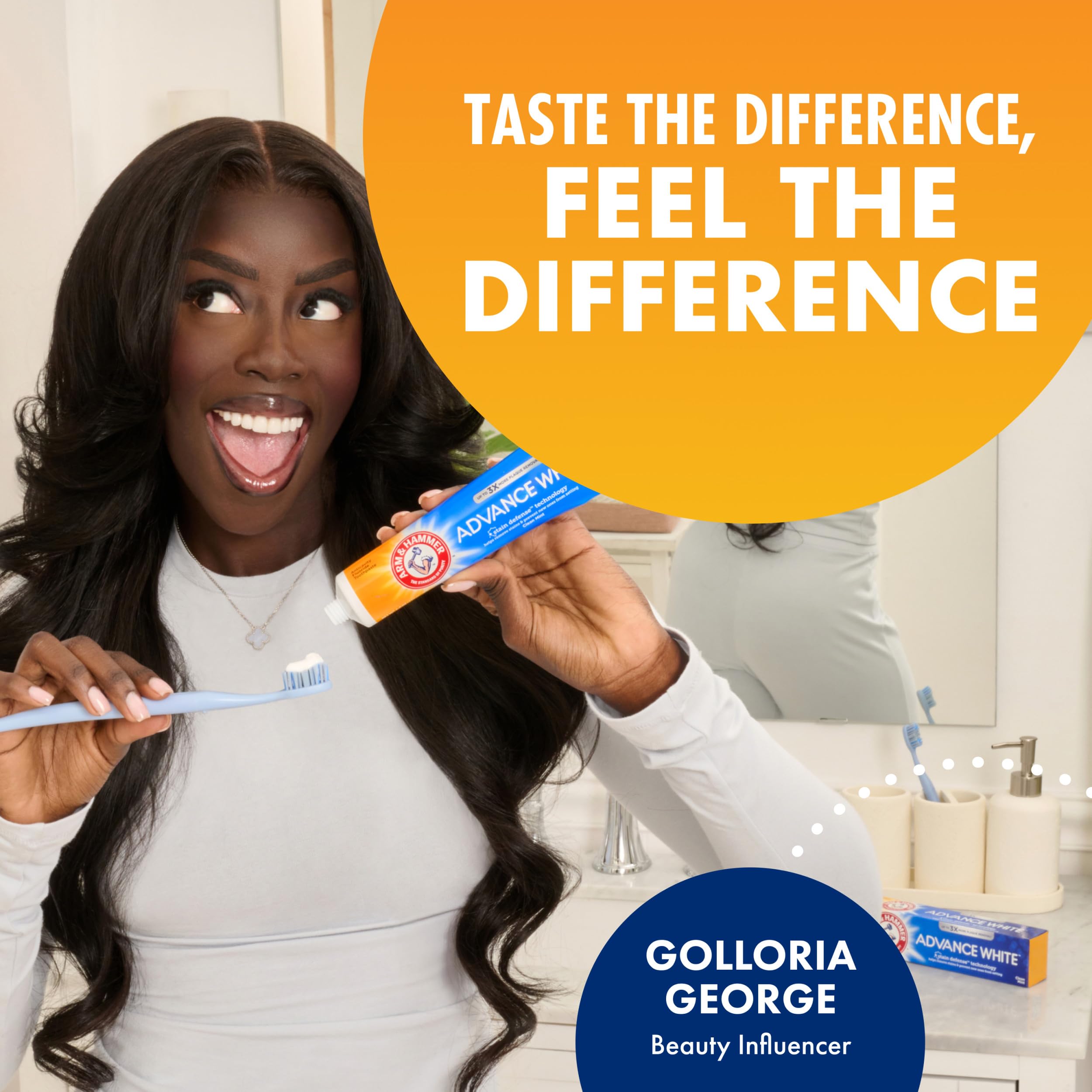 Dentifrice Arm & Hammer Advance White sur une brosse prête à l’emploi.