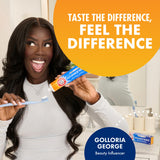 Dentifrice Arm & Hammer Advance White sur une brosse prête à l’emploi.