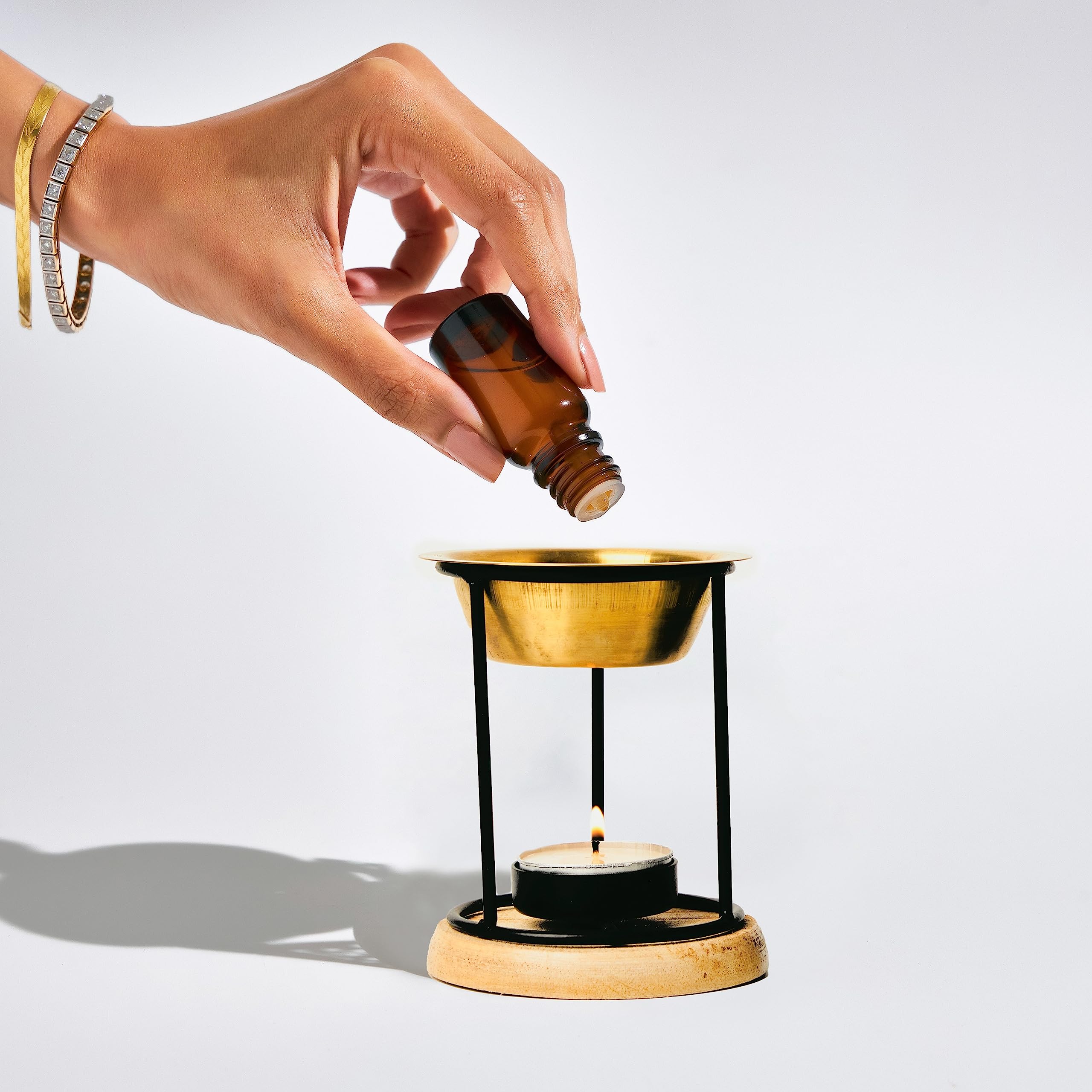 Aromafume-bol-laiton-diffuseur-huiles : ambiance élégante et parfum stable.