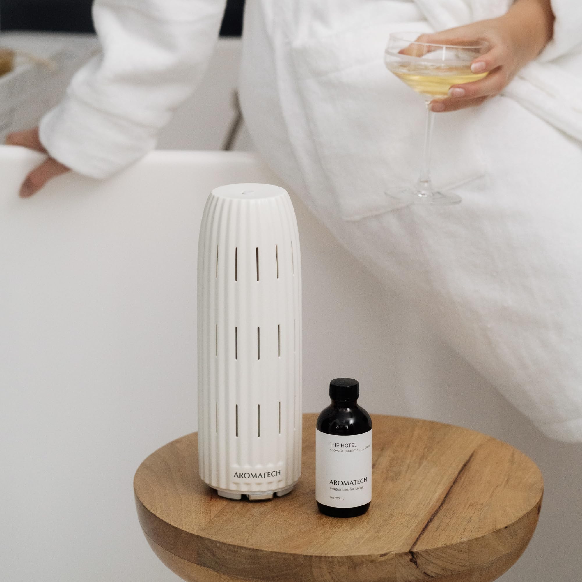 AromaTech Hôtel emballage luxe, expérience olfactive premium.