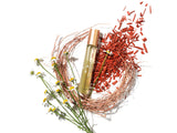 Deep Relax contient vétiver, camomille et santal pour une fragrance apaisante.