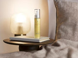 Aromatherapy Associates Deep Relax: brume sur linge pour envelopper le lit d’un parfum réconfortant.