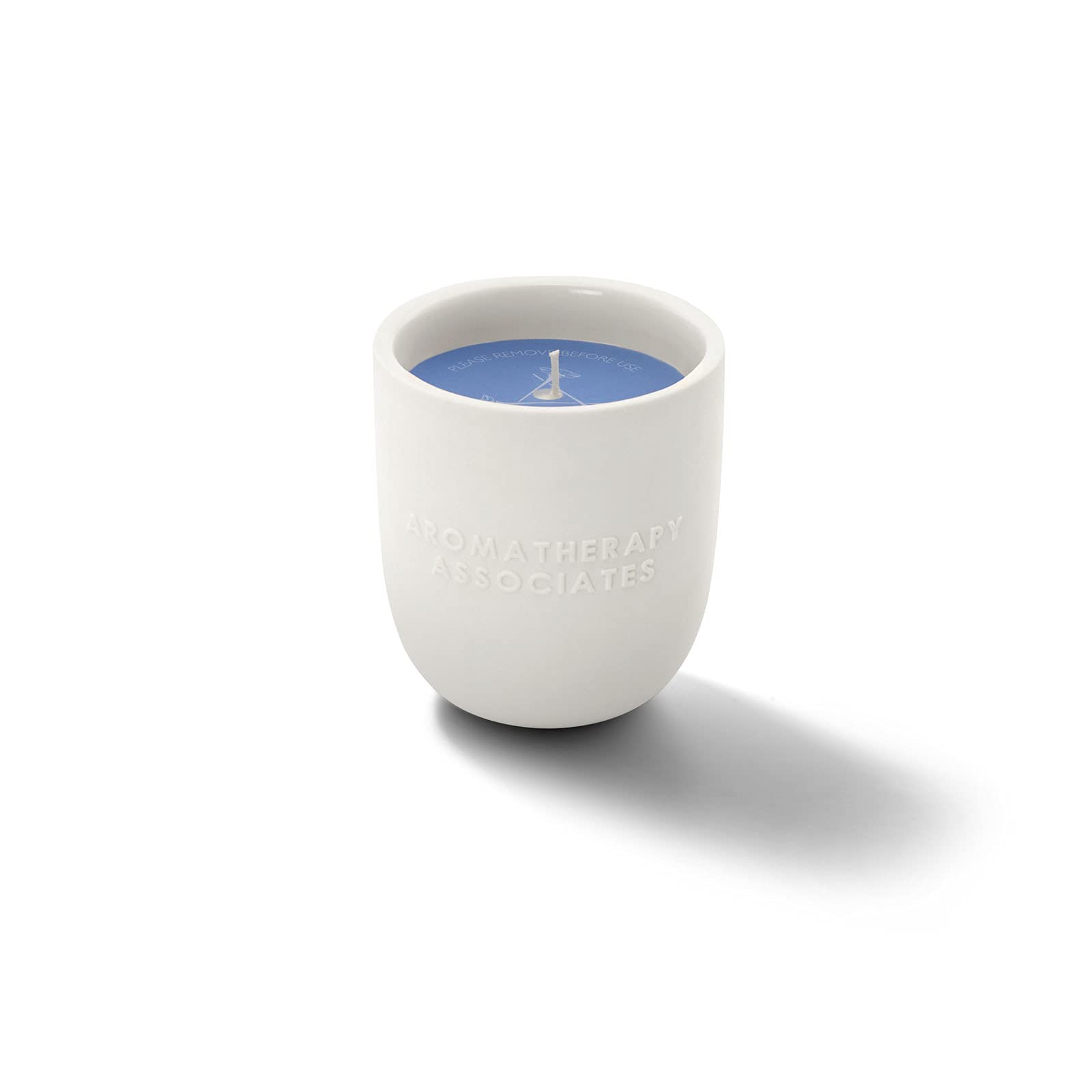 Aromatherapy Associates Deep Relax mèche coton durable assure une combustion régulière.