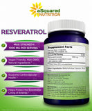 Resveratrol aSquared Nutrition avec verre d’eau ingestion facile