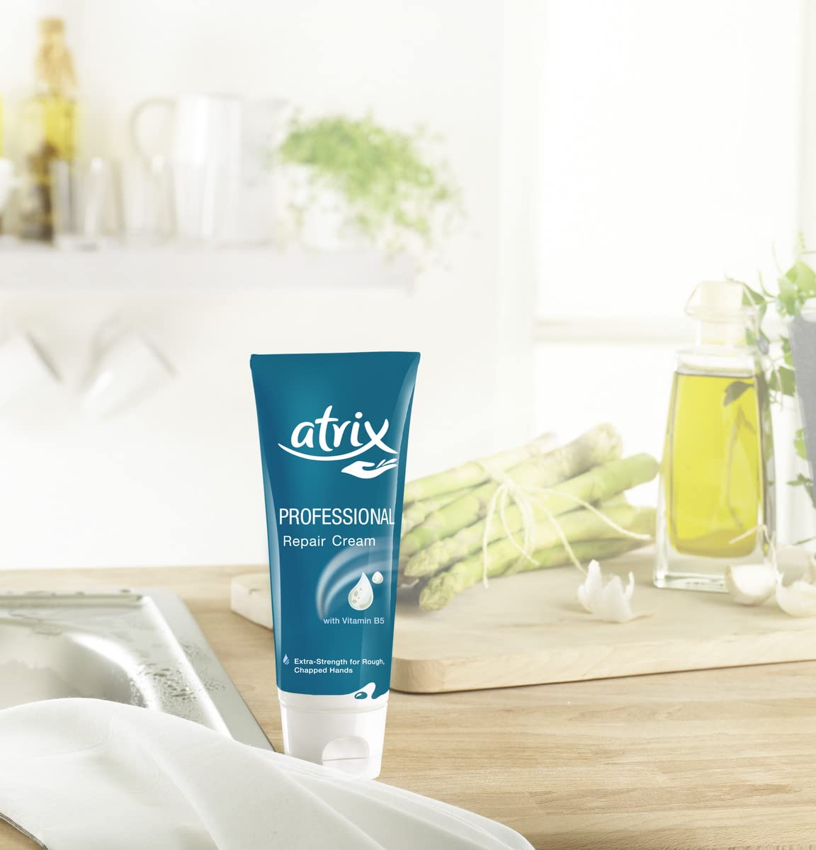 Atrix Crème réparatrice professionnelle – emballage élégant, prêt à optimiser votre routine beauté.