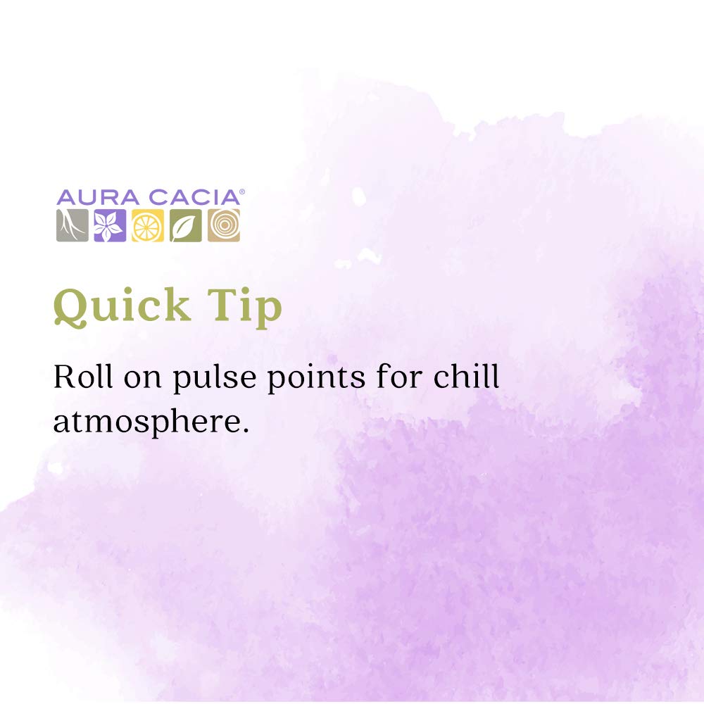 Aura Cacia Chill Pill Roll-On sur peau, texture légère et absorption rapide.
