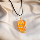 Écrin premium fourni pour protéger le pendentif Ayana Citrine.