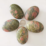 Bacatgem Unakite ovale – pierre de bien-être pour équilibre des chakras et concentration.