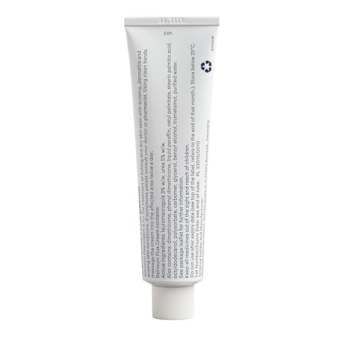 Application douce Balneum Plus Crème sur la peau.