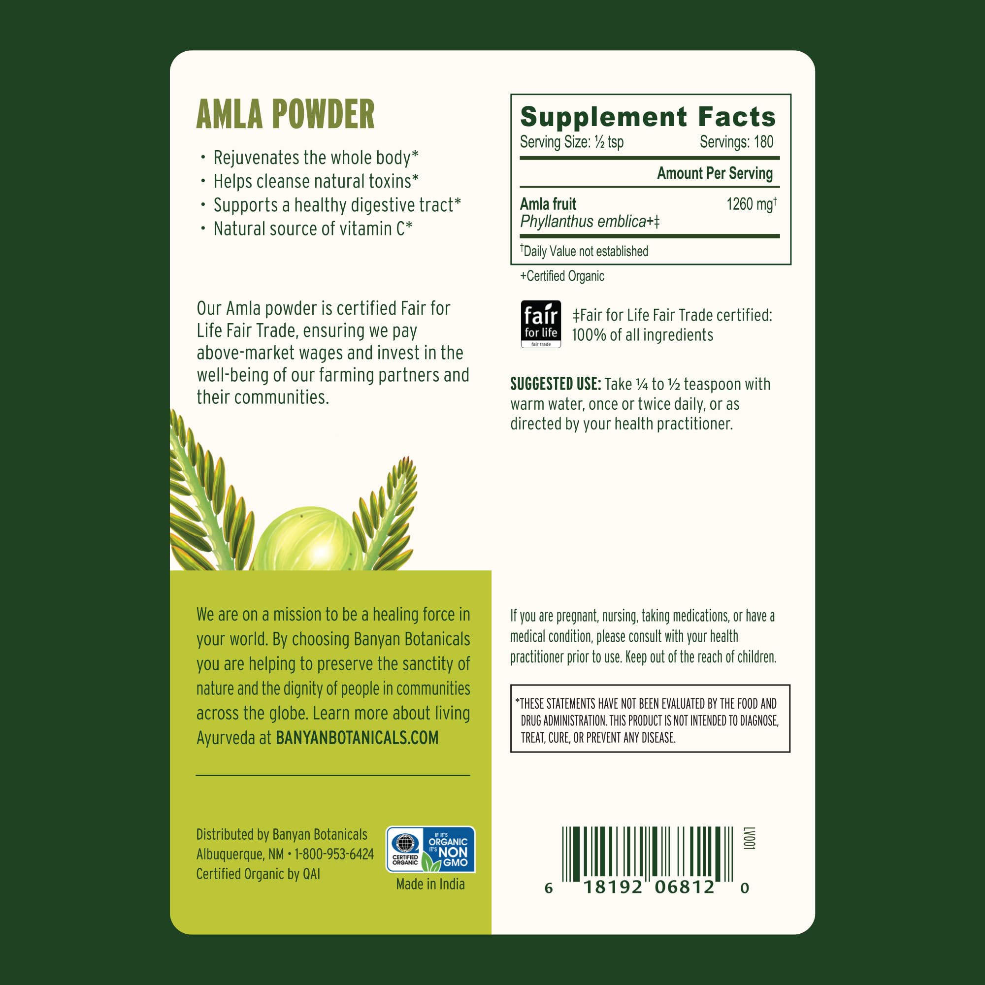 Poudre amla Banyan Botanicals prête à infuser dans une boisson chaude.