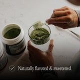 BARE PERFORMANCE NUTRITION Strong Greens offre emballage clair et saveur Pineapple-Coconut, expérience sensorielle tropicale.