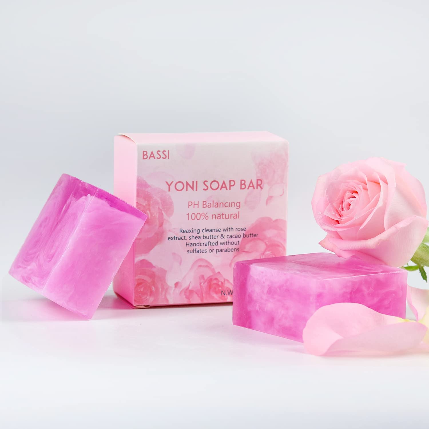 Rituel soin intime simple et naturel avec le savon BASSI.