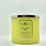 Bougie Bath & Body Works White Barn 3 mèches emballage rafraîchissant pour ambiance zen.