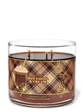 Bougie Bath & Body Works White Barn Hot Cocoa & Cream emballage, ambiance hivernale réconfortante.