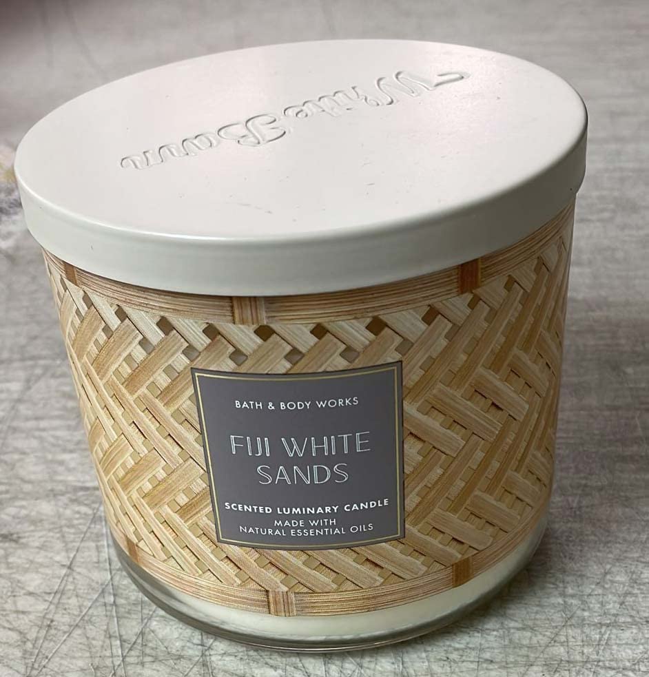 Bougie Bath & Body Works White Barn 3-Mèches, ambiance parfum Fiji White Sands, brûlage uniforme.