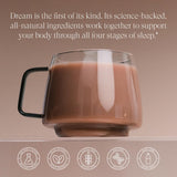 Beam Dream Sleep Powder versé dans une tasse, préparation d'une boisson relaxante.