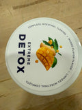 Rituel quotidien avec Bella All Natural Detox Mango pour soutenir digestion et confort intérieur.
