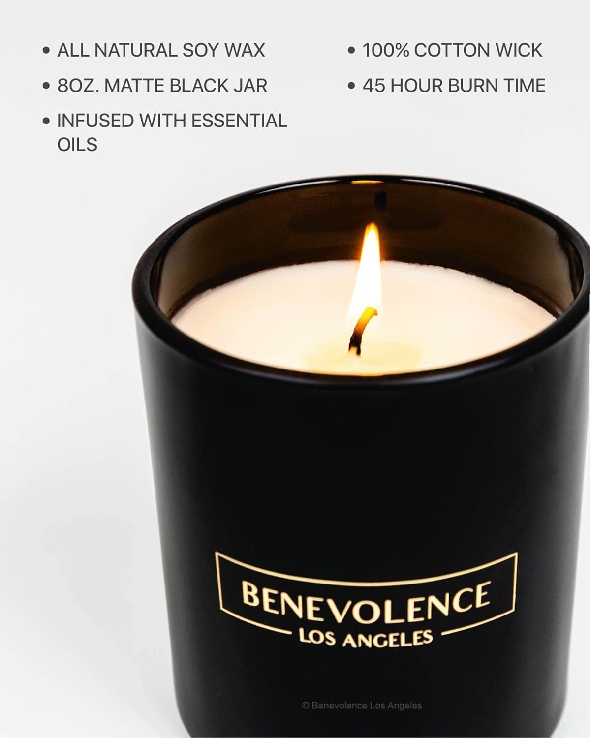 Bougie Benevolence LA cire de soja, combustion plus propre et durable pour votre salon.