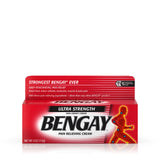 Crème Bengay Ultra-Puissante dans l'emballage de trois tubes prêt à l'emploi.