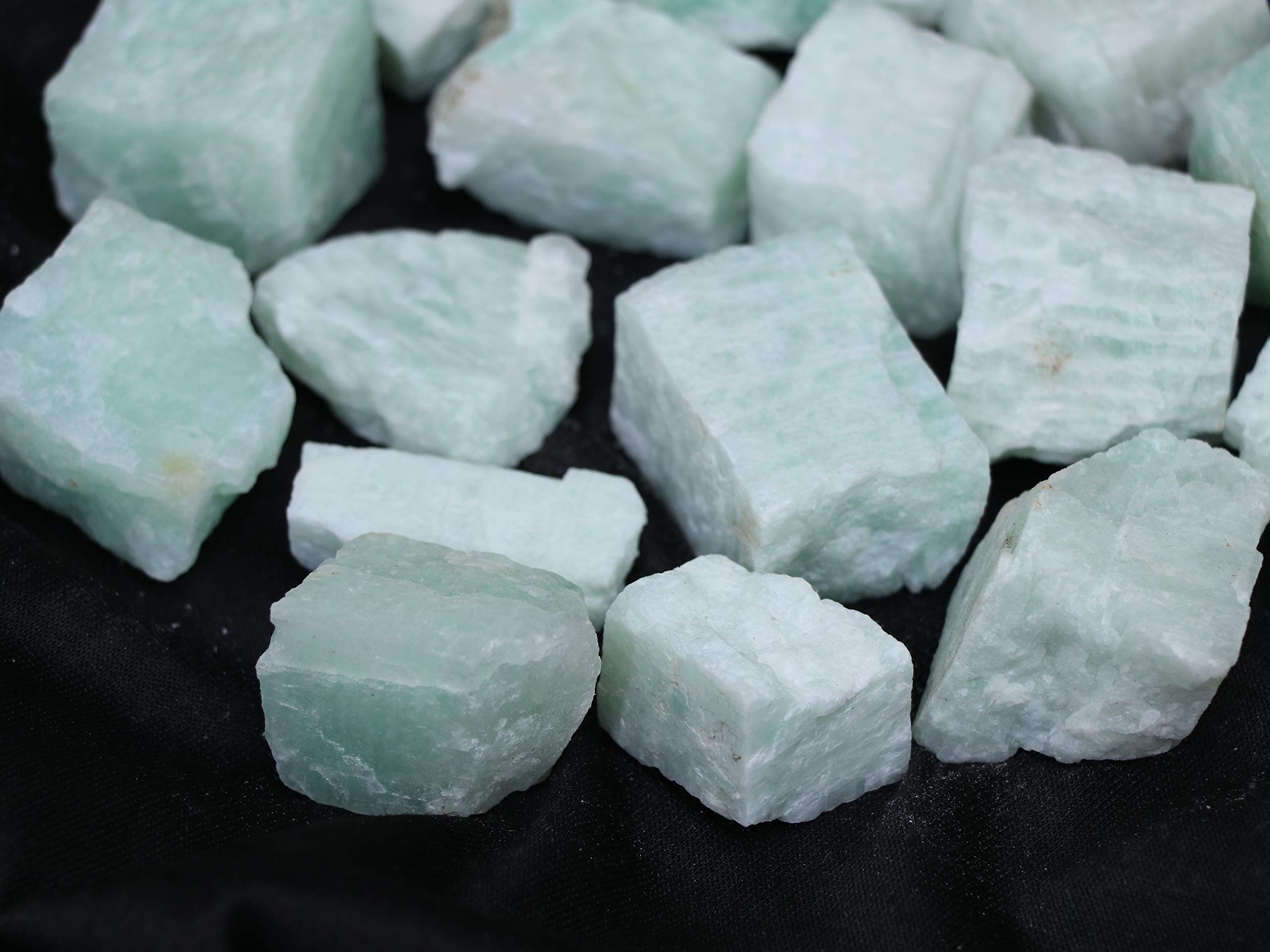 BEZAVO Amazonite brut: emballage soigné avec guide inclus pour débutants.