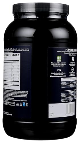 Biochem protéine isolée vanille, gobelet mélange rapide pour une boisson lisse.