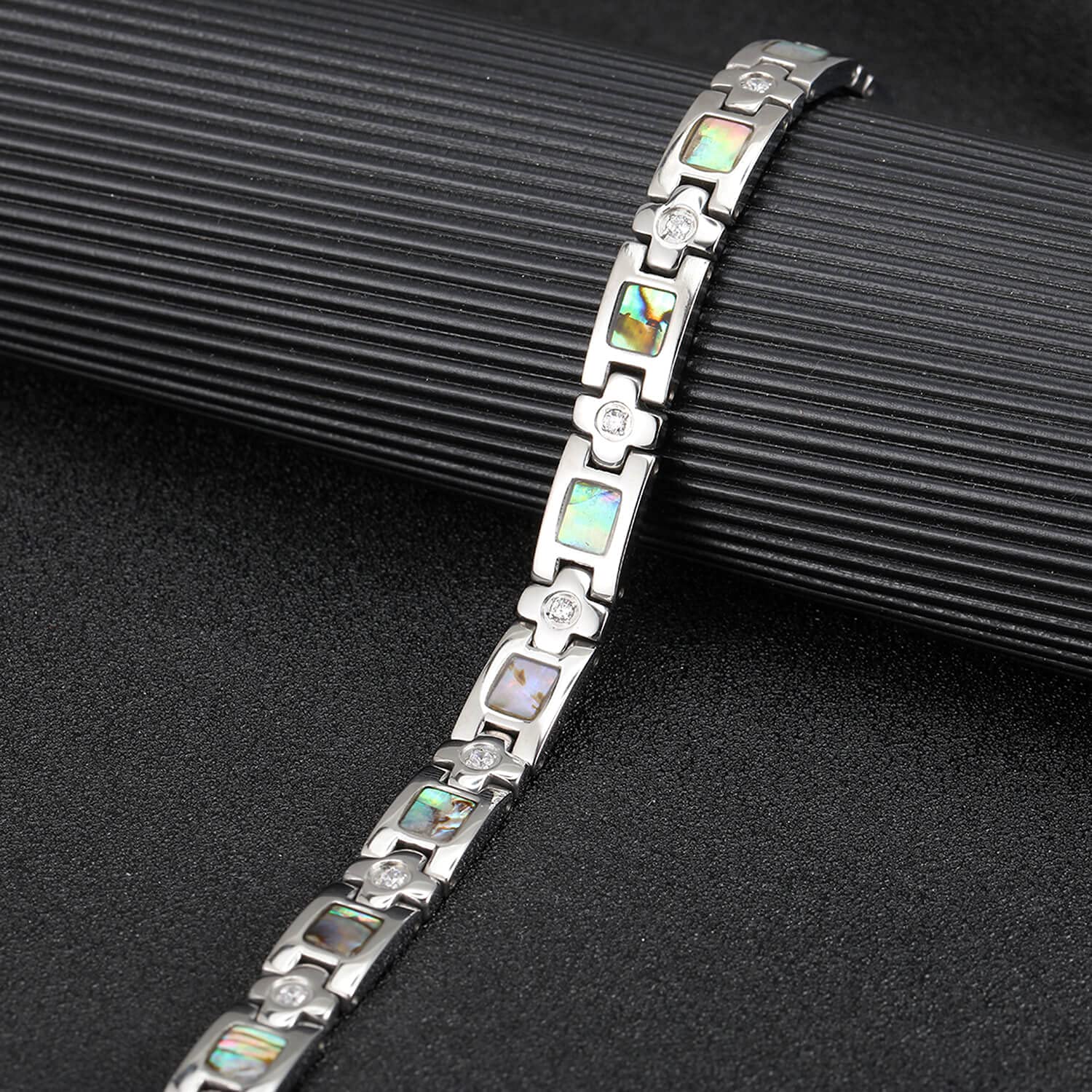 BioMag bracelet porté au quotidien complète vos tenues.