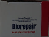 Biorepair: sourire frais après le brossage avec dentifrice fiable.