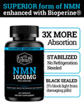 Black Forest NMN 1000 mg bouteille tenue dans la main.