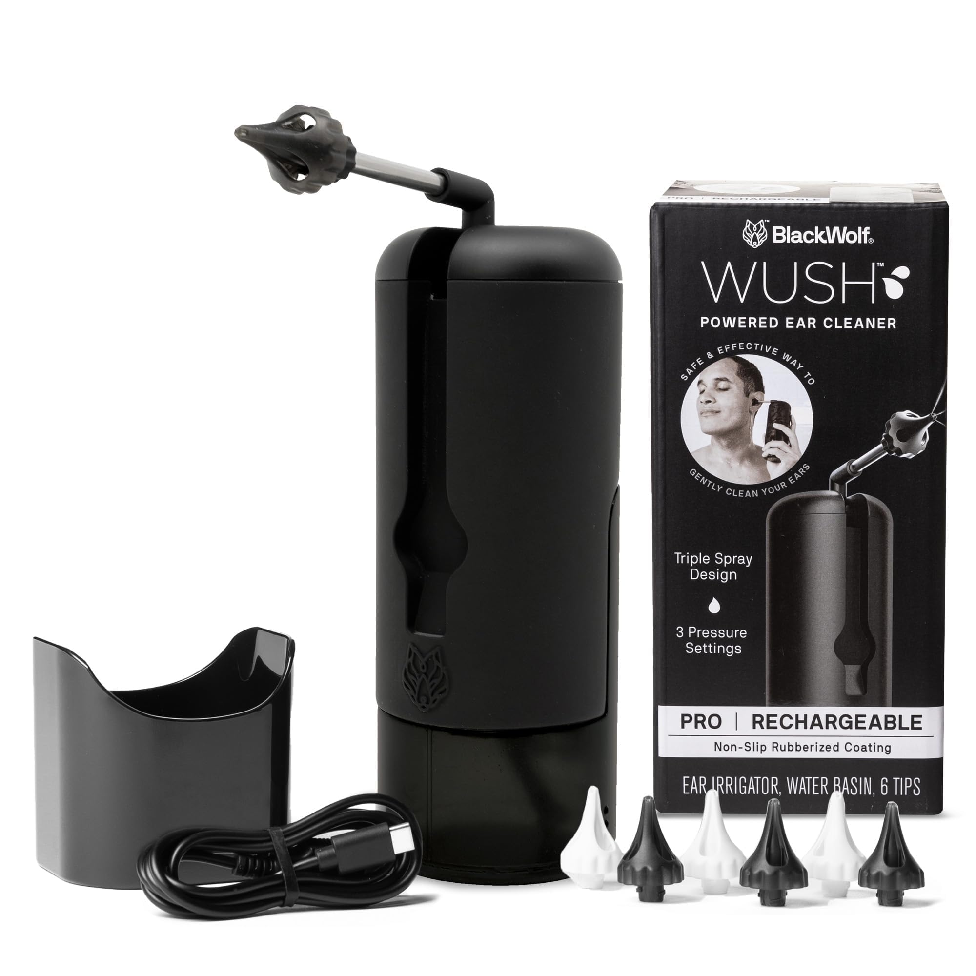 Wush Pro Black Wolf en action, nettoyage doux des oreilles avec eau contrôlée.