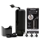 Wush Pro Black Wolf en action, nettoyage doux des oreilles avec eau contrôlée.