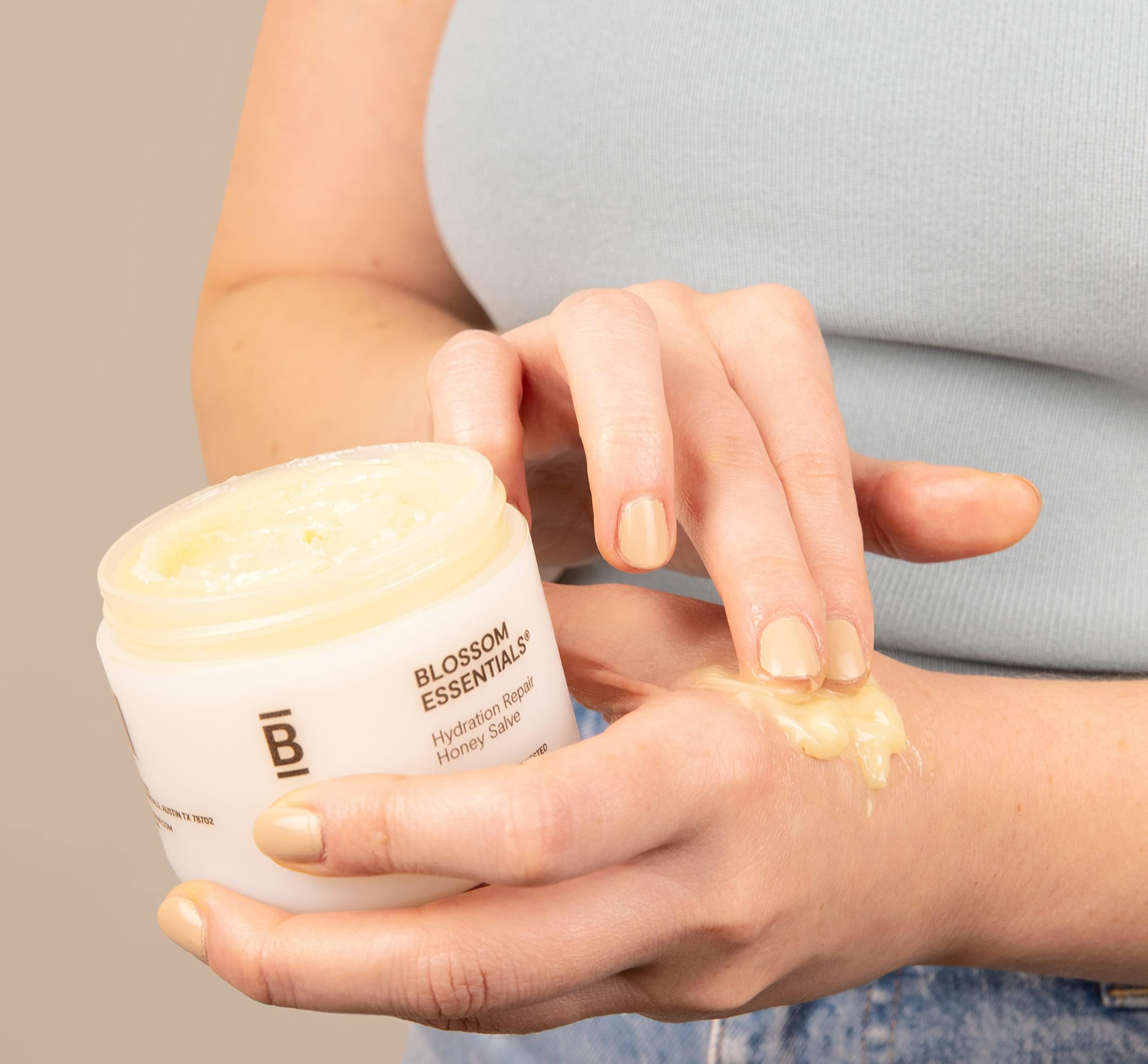 Application sur mains et visage avec Blossom Essentials pour peau sèche