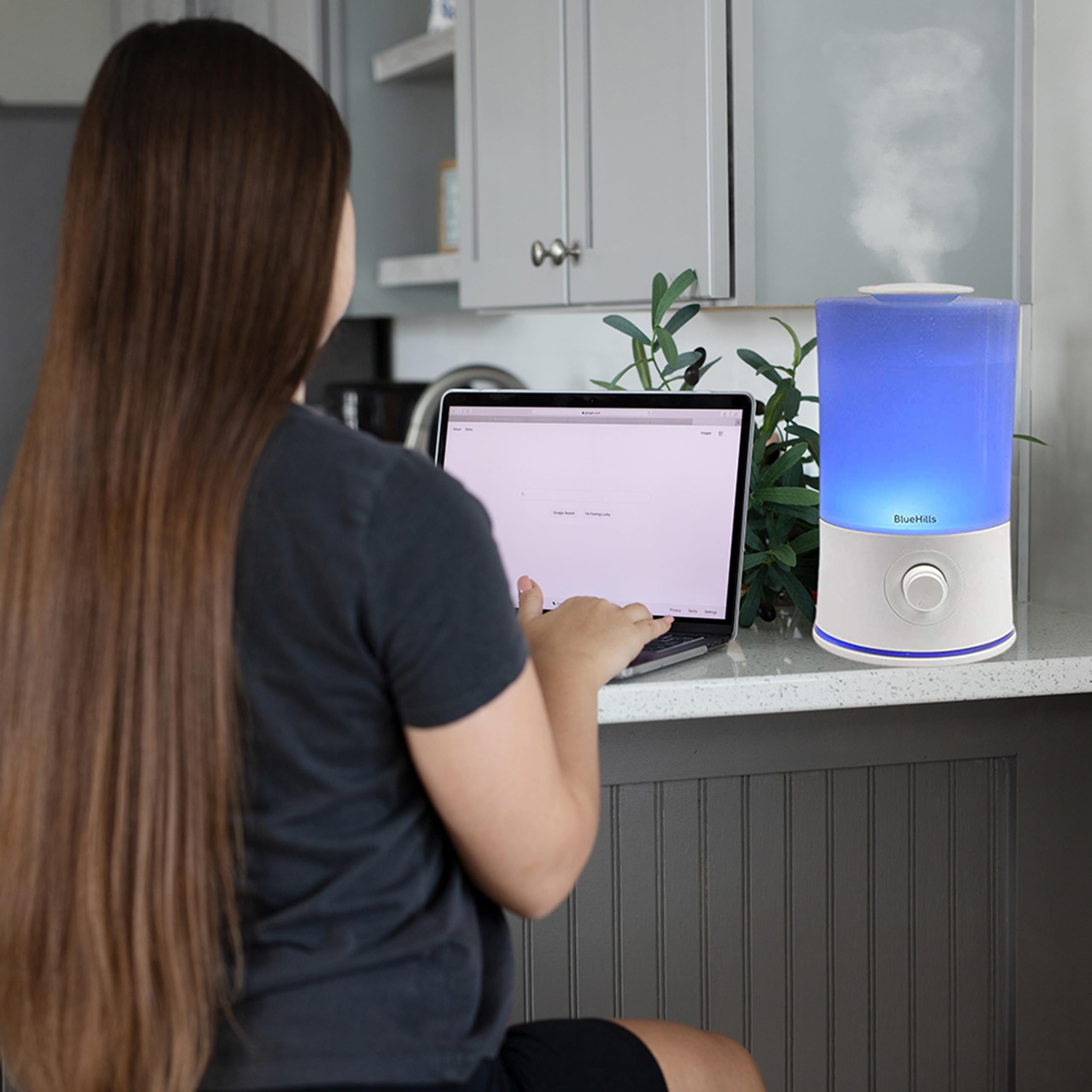BlueHills-humidificateur-brume-reglable permet d'ajuster l'atmosphère selon l'espace.