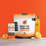Sachet ouvert Boba Tea Protein révèle la poudre Mandarin Yuzu prête.
