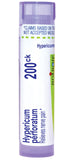 Boiron Hypericum Perforatum 200CK pellets en bouche, pratique en déplacement.