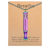 Pendentif Bolagtier en gros plan, respiration consciente pour détente et concentration.