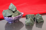 Jade vert brut BOMBAY CRYSTALS EXPORT couleur naturelle et texture organique