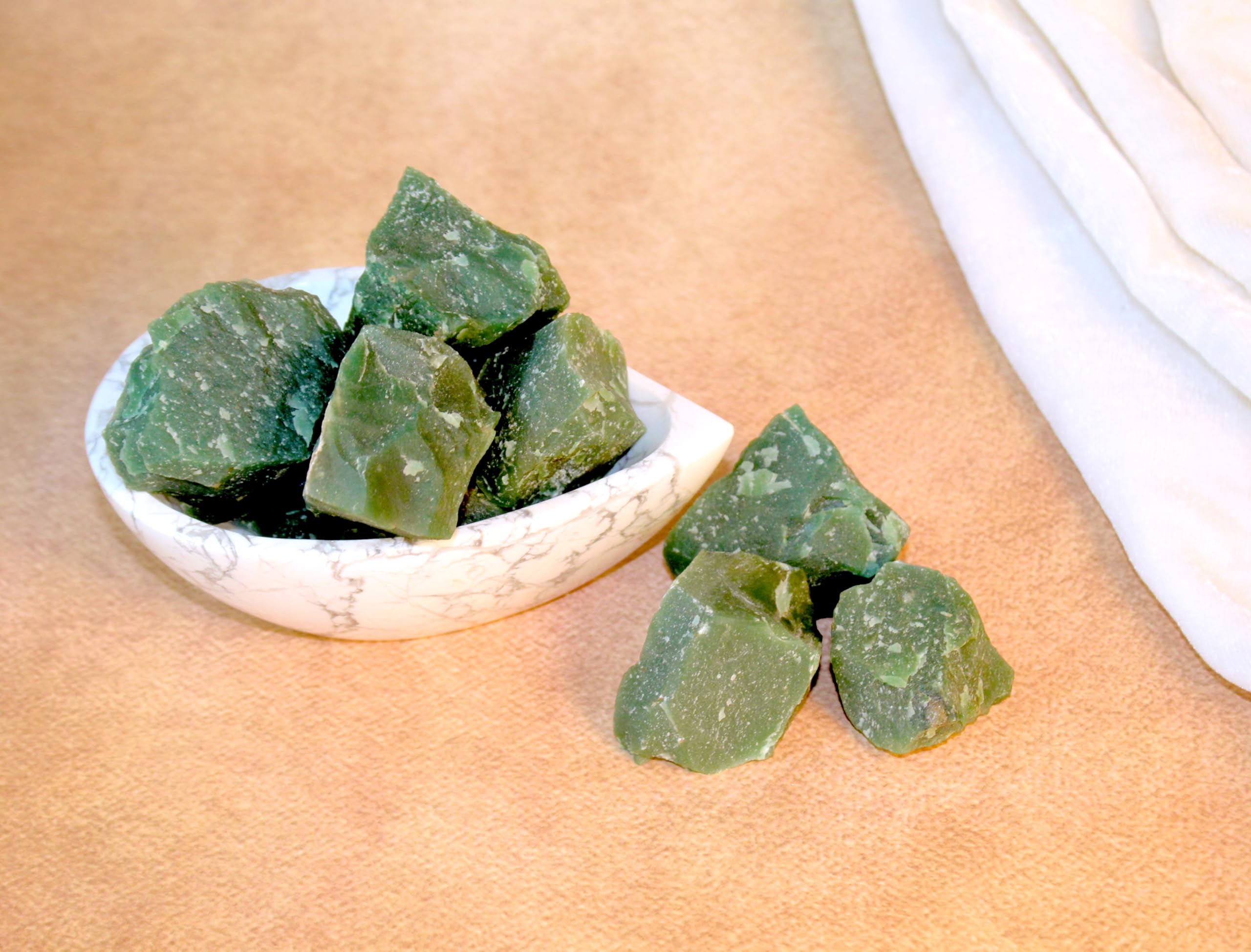Jade vert brut BOMBAY CRYSTALS EXPORT pour grilles et énergie