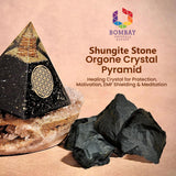 Bombay Crystals Export pyramide orgone schungite et quartz, idéale pour coin méditation.