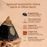 Pyramide orgone Bombay Crystals Export avec shungite et quartz, favorise ambiance apaisante.