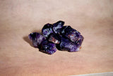 Bombay Crystals Export améthyste brute – lustré naturel qui rehausse son éclat violet