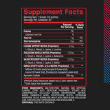 Sachet BCAA coloré sur un fond sombre, rappel de l'hydratation.