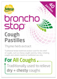 Pastilles Bronchostop Buttercup dans leur boîte, soulagement potentiel de la toux.