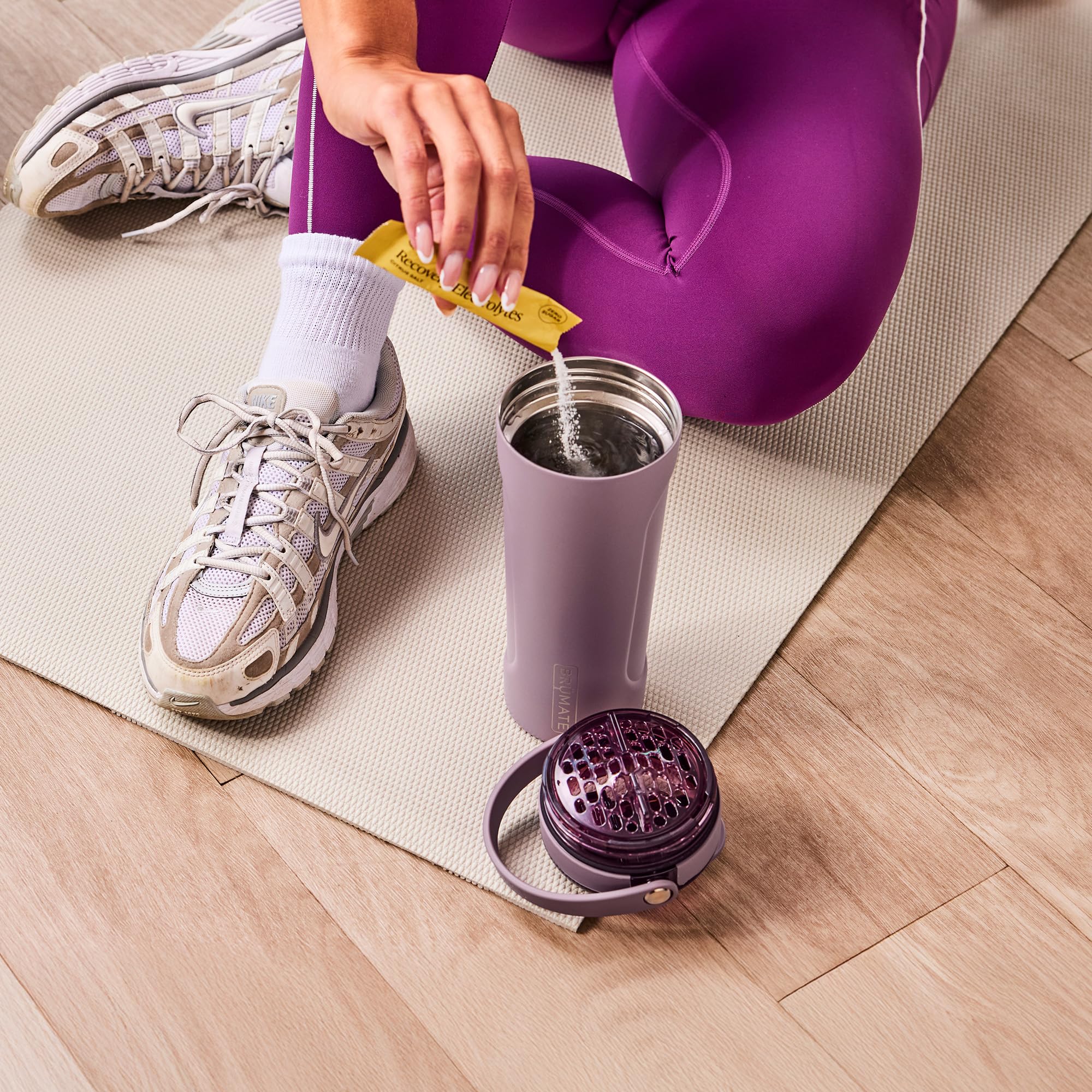 BrüMate MultiShaker, base anti-glisse adaptée au porte-gobelet
