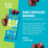 Texture dense et fondante de la barre B.T.R Nation brownie recharge.