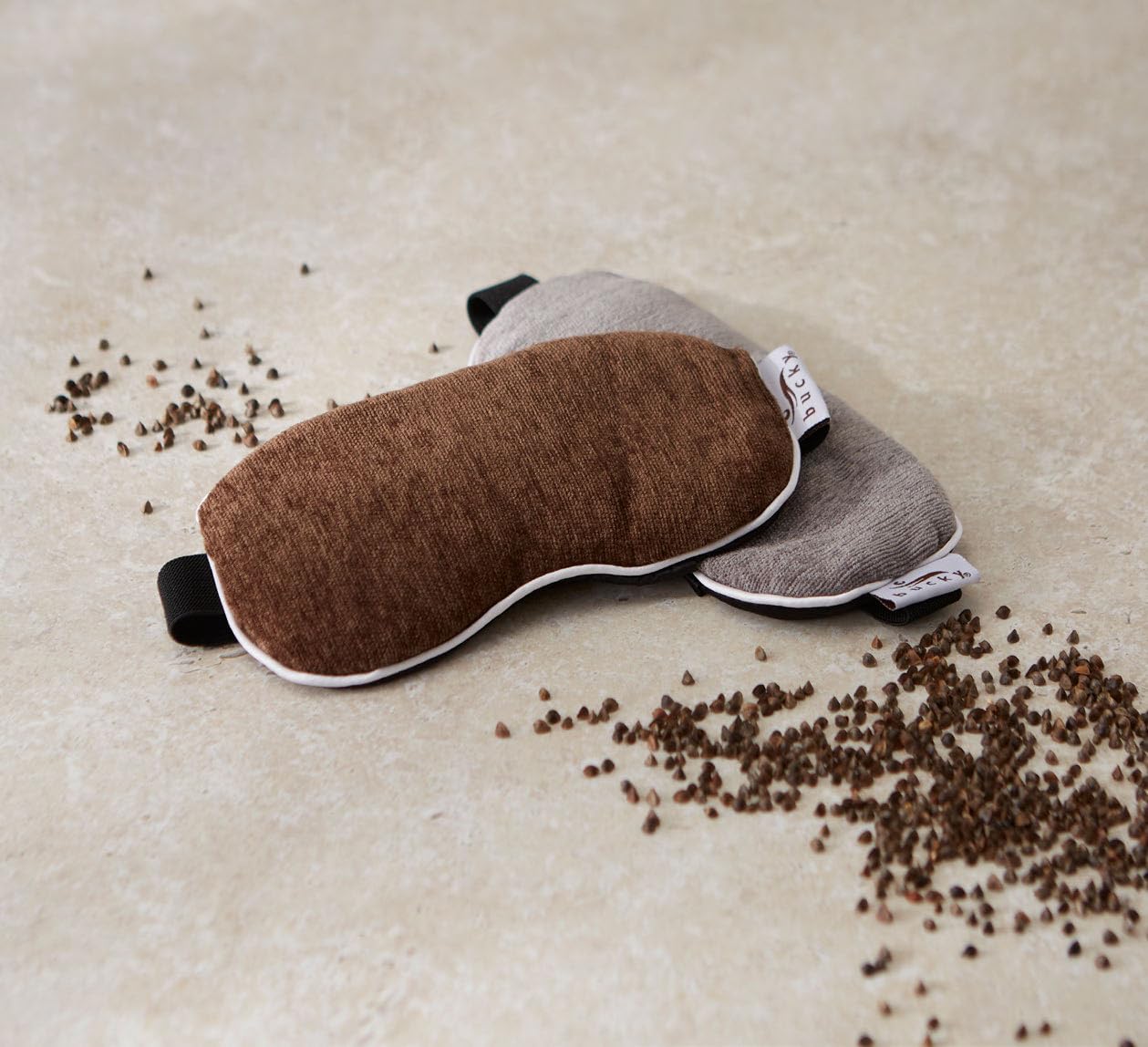 Face et verso du masque Bucky avec surfaces douces et satinées