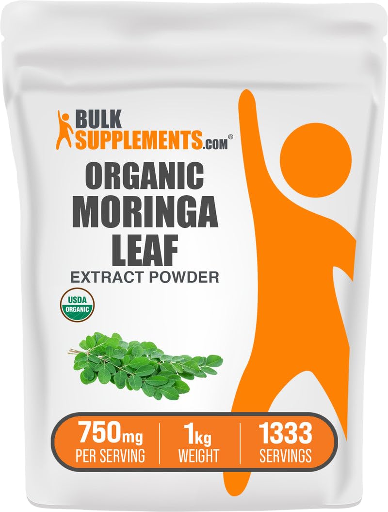 BulkSupplements Moringa Extrait Poudre biologique, texture fine prête pour smoothies.