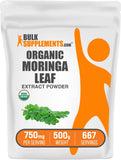 BulkSupplements Moringa Extrait Poudre dans une bouteille prête à l’emploi.